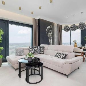 Luxury Apartment with Air Conditioning & Parking on the 25th Floor City Centre by Renters Prestige