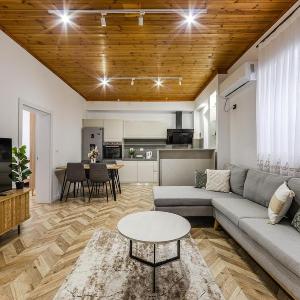 Konak Olive Guesthouse Heart of Vlora by PikHost
