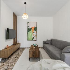 Perla Apartment 2BR Beachside by PikHost