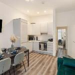 Apartment - Sleeps 7 - Paddington Station 5 mins London