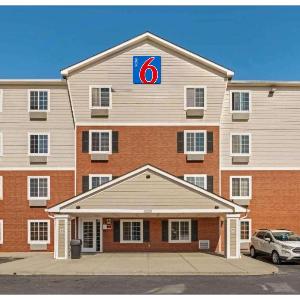 Motel 6 Suites Cincinnati Sharonville OH