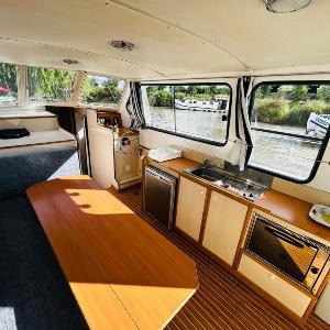 Bateau unique à quai - 8 pers. - API-1-46-35