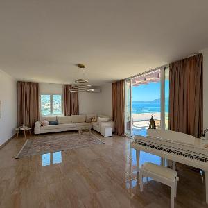 Sea View Penthouse with Grand Terrace