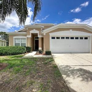 Whispering Palms - Luxury 4-Bedroom Pool Home Near villa