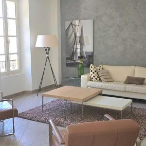 Chic duplex in Saint-Tropez with parking