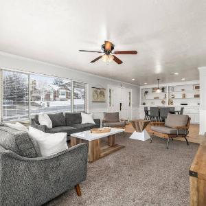 Private Indoor Pool and HT - Sleeps 16 - Game Room