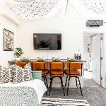 Holland Park I - 3 Bedrooms 2 Bathrooms Sofa Bed