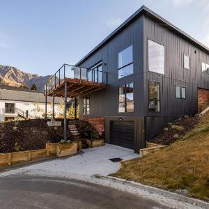 Powder Ridge Alpine Retreat