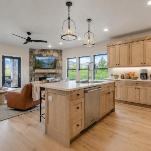 Luxury New Build w Ski Storage Fire Pit BBQ 1122 voss condo