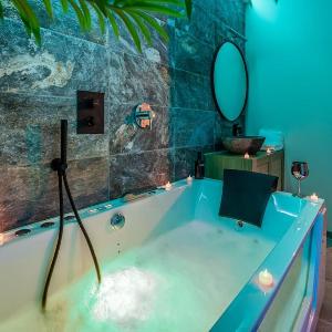 Le Bali Jacuzzi et WIFI