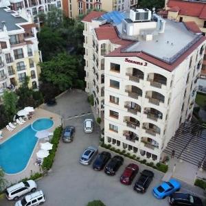 Seasons 3 Apartment