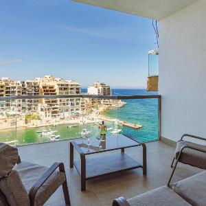 Modern 2 Bedroom Seafront Escape by Buena Vista