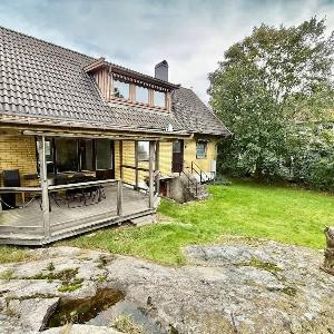 3 Bedroom Workers Villa Near For 6 People Near Volvo With Free Parking