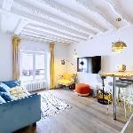 Charming Duplex Place des Vosges Paris
