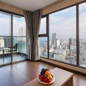 2Brs Sea View 68m2 Free Pool & Gym - Virgo Apartment