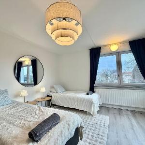 Apartment For Workers With 4 Bedrooms Free parking And Tv In Each Room