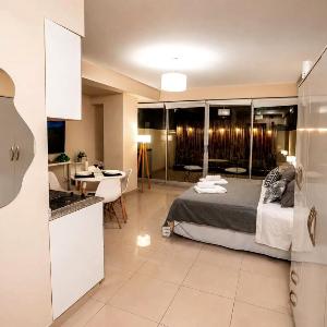 Apart en Belgrano Centro con Pileta y Gym