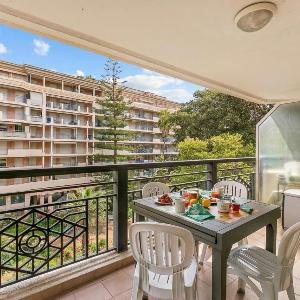 Daturas Bright Apt with Balcony - Happy Rentals