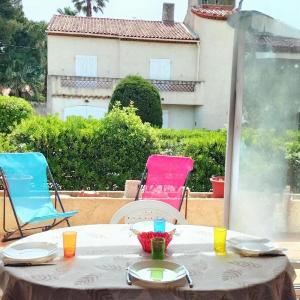 Villa with garden in Six-Fours-les-Plages