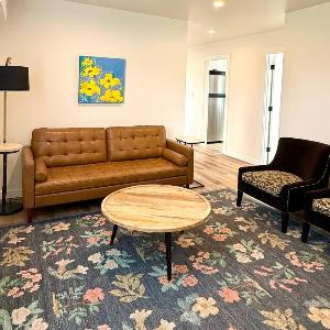 Remodeled Central Location Apt. Near Tacoma Dome