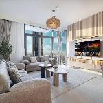 Mahogany 33 - 2BR 10 Guests - Walk to Dubai Mall 