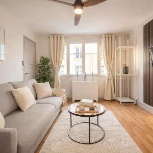 Porte de Versailles - Executive studio with lift