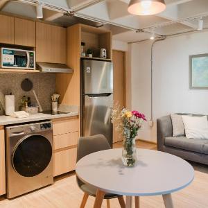 Praga Suites 7 Great 1BR Fast WiFi Beautiful View