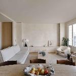 Spacious apartment overlooking the Eiffel Tower