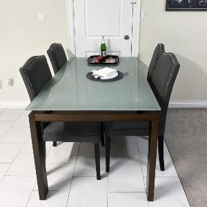 Quiet & Bright Basement Suite near Fraser Street