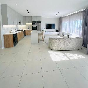 The Sandy Toes Retreat -Modern Two-Bedroom in Camps Bay