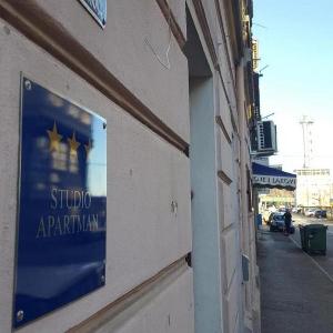 Apartments with WiFi Rijeka - 25933