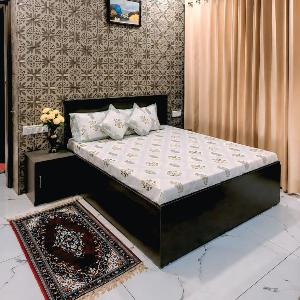 Modern 1BHK in Vaishali Nagar Couple Friendly WiFi