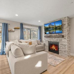 VICTOR DREAMWEAVER: Teton Mtns Grand Targhee Skiing Trails Snowmobiling Condo