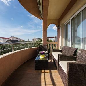 Apartments with parking space Kastel Stafilic Kastela - 27426