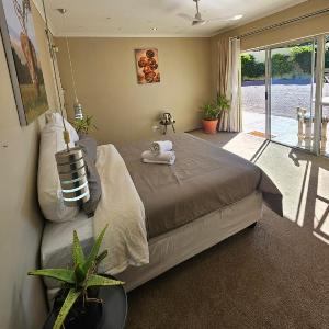 Living in the moment - Deluxe Ensuite Bedroom