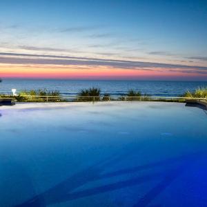 Wyndham Ocean Boulevard Six 6BR Apartments
