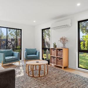 Unit 1-2 Grandview Grove Cowes