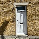 Pretty Two-Bedroom Flat Sleeps 9 London 