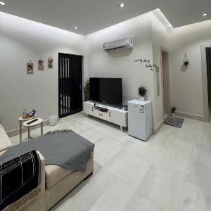 Cozy 1BR Apartment with balcony & Free parking