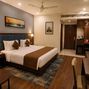Hotel Galaxia Inn Near PEC College