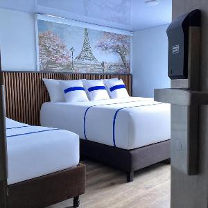 Paramount Hotel
