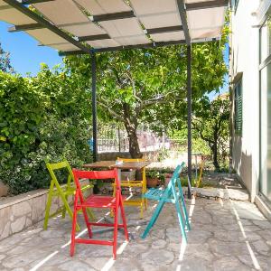 Apartments with parking space Supetar Brac - 27508