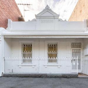 VAQUAY Heirloom In Carlton