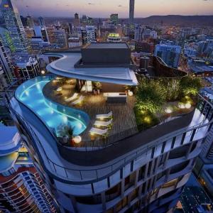 InSpired Serenity with River Views Fast Wifi Carpark Gym Rooftop Pool