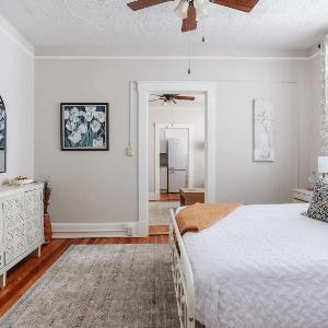 Oglethorpe Square Historic Apt Central & Walkable