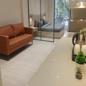 Liv Regalia - Premium Stays near Galleria Market