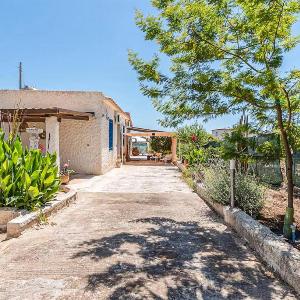 2 Bedroom Nice Home In Noto