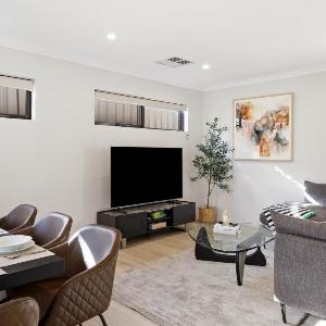 NEW BUILD! Spacious Modern 5-Bed Bentley Townhouse