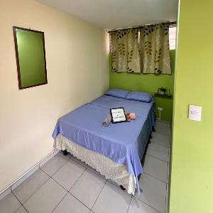 Elis room