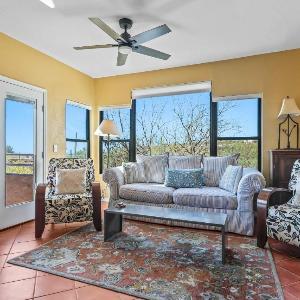 Gorgeous Mountain & City Views Pools & Hot Tubs